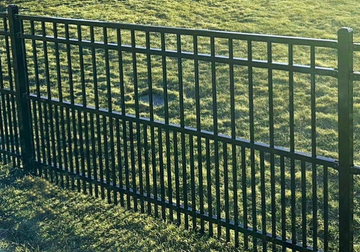 PANEL PUPPY 48"H X 72"W 3-RAIL R9005